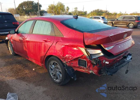 2024 Hyundai Elantra Sel z USA, uszkodzony, nr VIN KMHLM4DG3RU739140